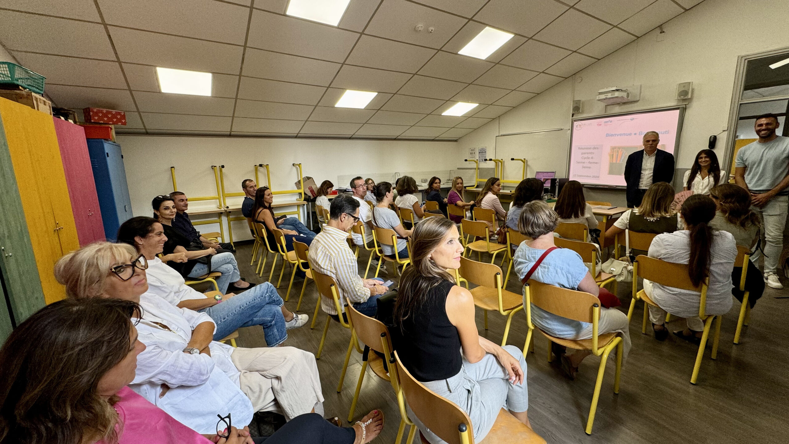 Réunion de rentrée pour les parents des élèves de 5ème, 4ème et 3ème de l'École Française de Naples